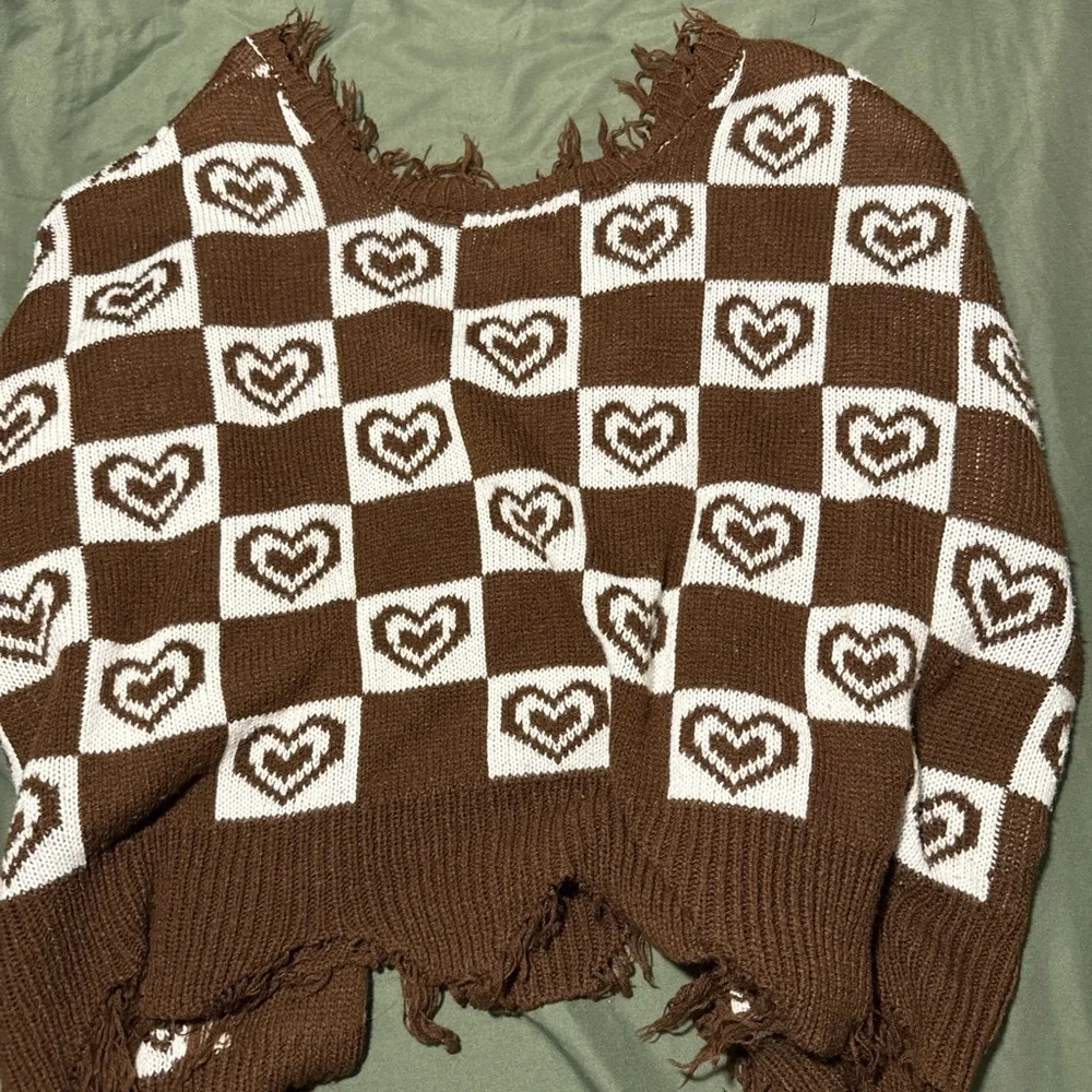 Heart Patterned Brown Sweater with Fringe - Picture 4 of 4